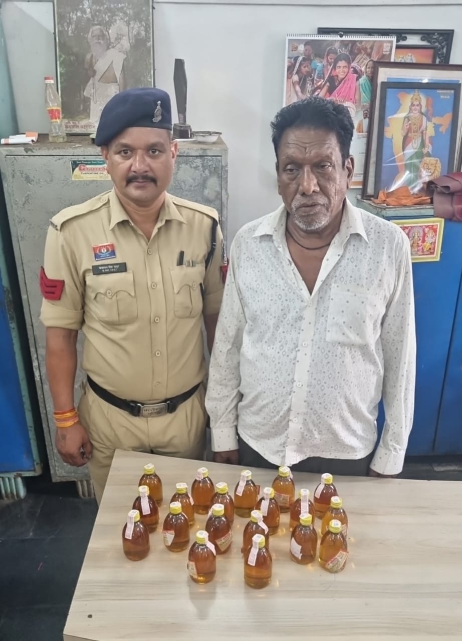 रायपुर: शराब बिकी करते हुए 01 आरोपी गिरफ्तार