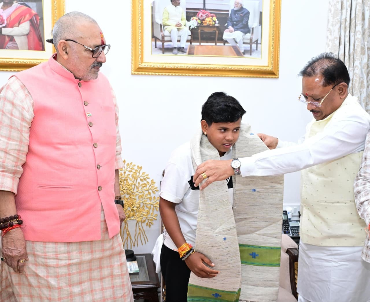 छत्तीसगढ़ की बेटी महक नरवासे बनीं टीम इंडिया अंडर-19 की उपकप्तान, CM साय ने किया सम्मानित
