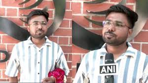 संघर्ष से सफलता तकः चपरासी के बेटे ने UPSC में हासिल की सफलता