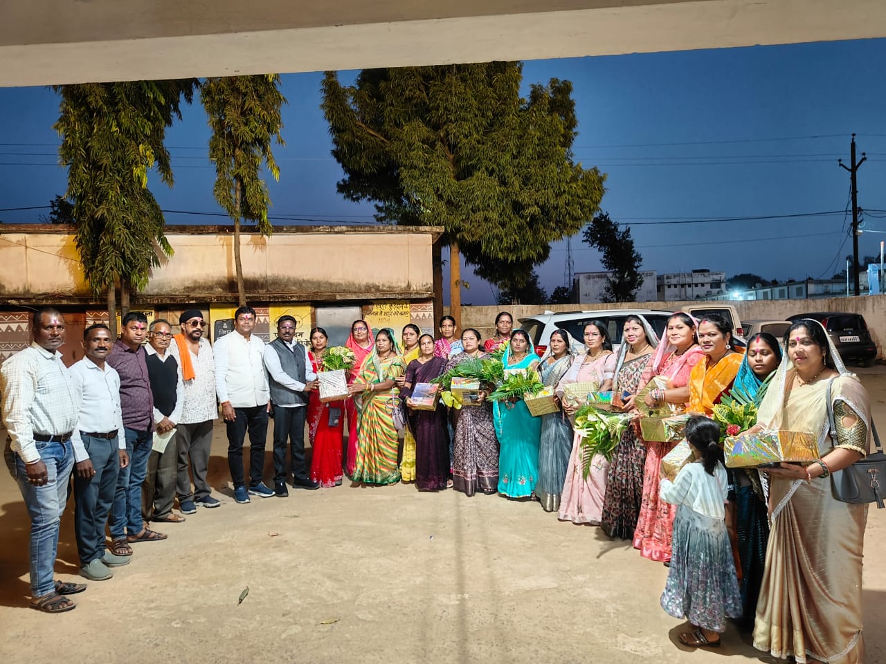 विश्व मितानिन दिवस पर नगर पंचायत नगरी में मितानिन दीदियों का सम्मान