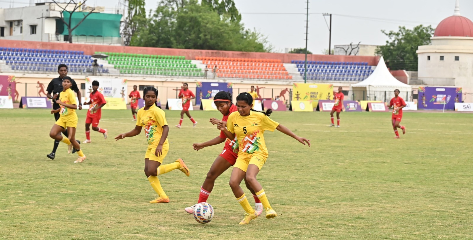 महिला फुटबॉल में छत्तीसगढ़ का शानदार प्रदर्शन, झारखंड को हराकर जीता स्वर्ण पदक