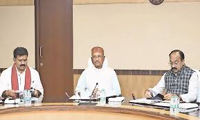 कुछ ही देर में सीएम साय मंत्रिपरिषद समिति की बैठक लेंगे,कई अहम फैसलों को मिल सकती है मंजूरी