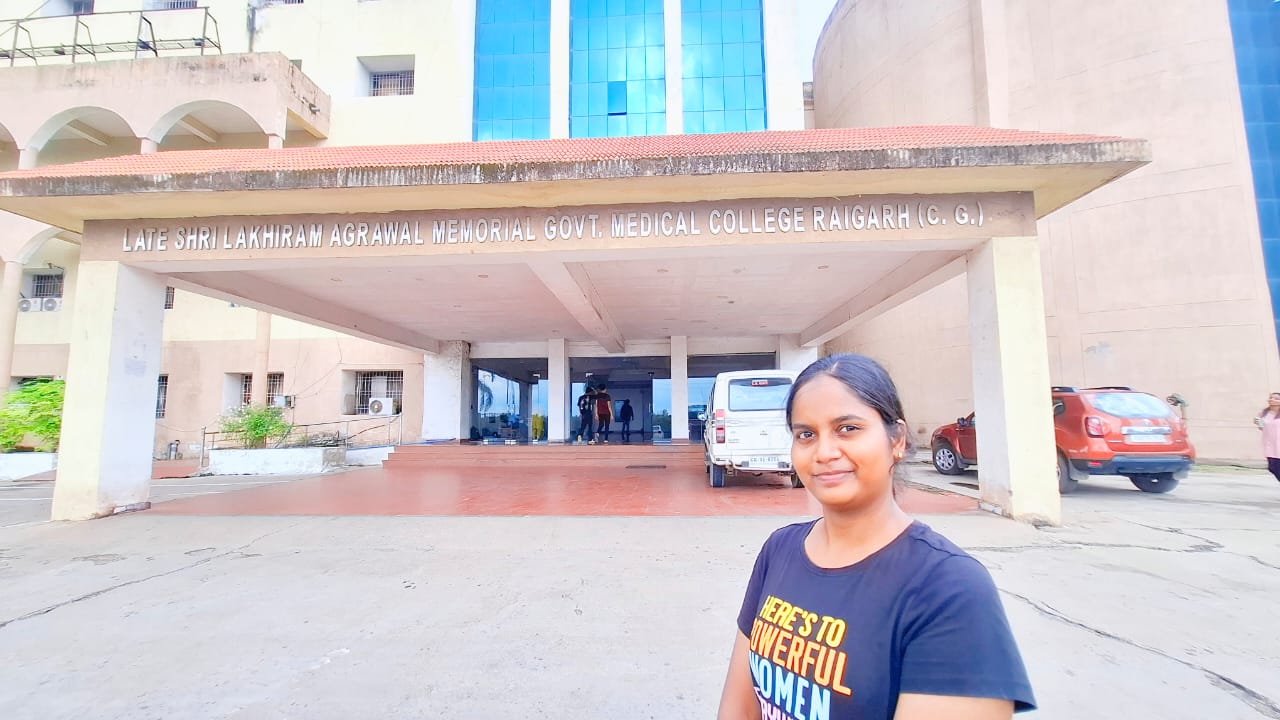 DAV मुख्यमंत्री पब्लिक स्कूल, भोपालपट्टनम की छात्रा नेहा पवनुरी का MBBS में चयन, क्षेत्र का बढ़ाया मान
