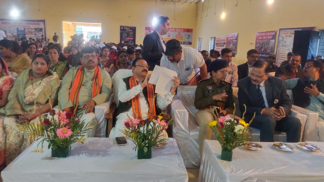 सड़क पर सतर्कता, आपके और हमारे जीवन की सुरक्षा,झगराखाण्ड में सड़क सुरक्षा माह का समापन