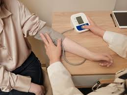 बढ़े हुए बीपी को ऐसे करें कंट्रोल, अपनाएं 5 आसान उपाय