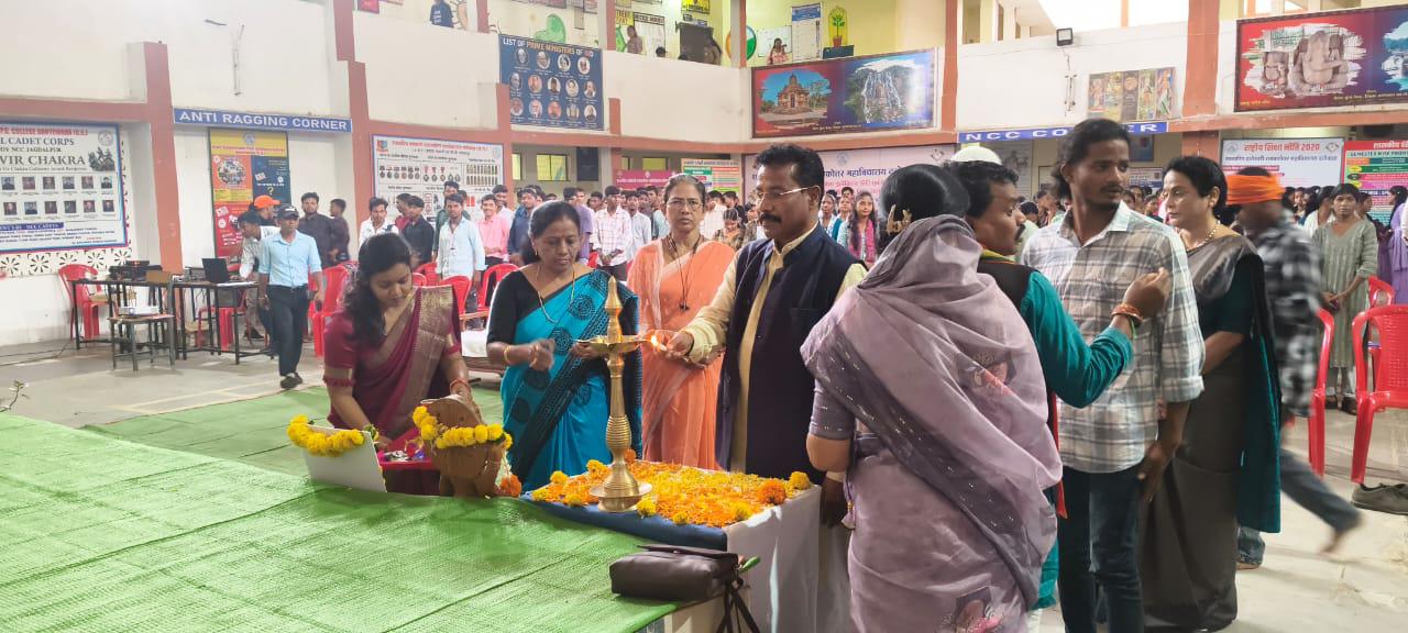 शासकीय दंतेश्वरी स्नातकोत्तर महाविद्यालय दंतेवाड़ा का रजत जयंती कार्यक्रम विधायक चैतराम अटामी की उपस्थिति में हुआ संपन्न