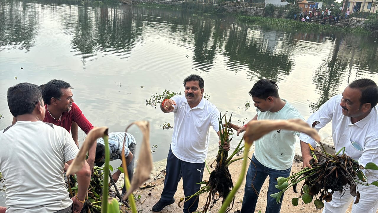 स्वच्छता में जनता की भागीदारी, उपमुख्यमंत्री की अगुवाई में दर्री तालाब बना प्रेरणा का केन्द्र