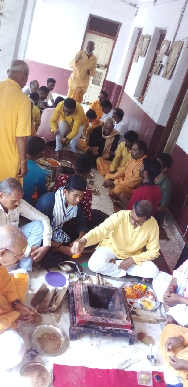 शिवनाथ नदी में हेमाद्रि संकल्प व श्रावणी दस स्नान ‌की बिखरी छटा,गायत्री परिजनों ने यज्ञ आयोजित कर पौधरोपण का लिया संकल्प