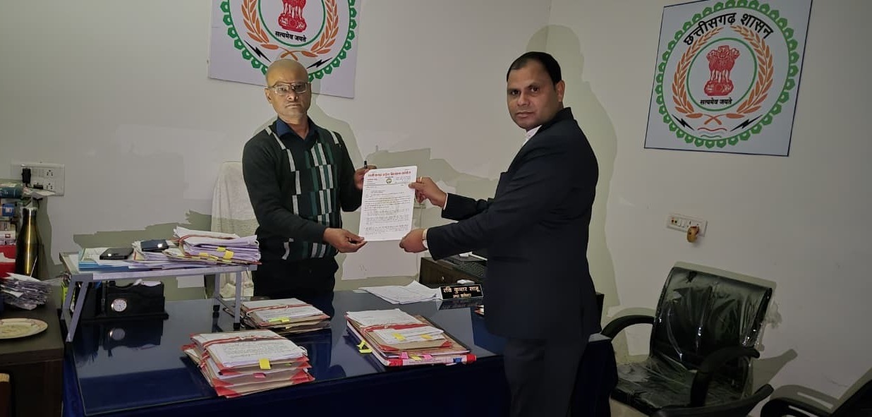 मानिक ने लगाया महासमुंद-तुमगांव मार्ग निर्माण में भ्रष्टाचार का आरोप,कलेक्टर से लिखित शिकायत कर की जांचकर कार्रवाई की मांग