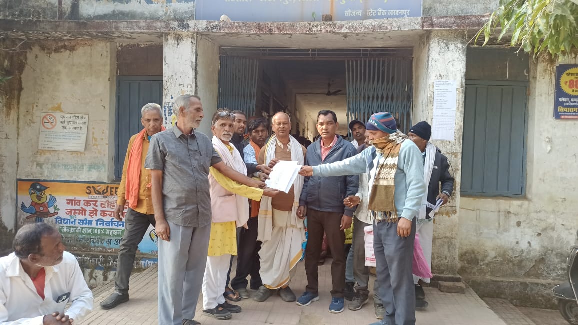 श्मशान भूमि पर नाजायज़ कब्जा हटाने पंचायत वासी हुए लामबद्ध,तहसीलदार के नाम सौंपा ज्ञापन