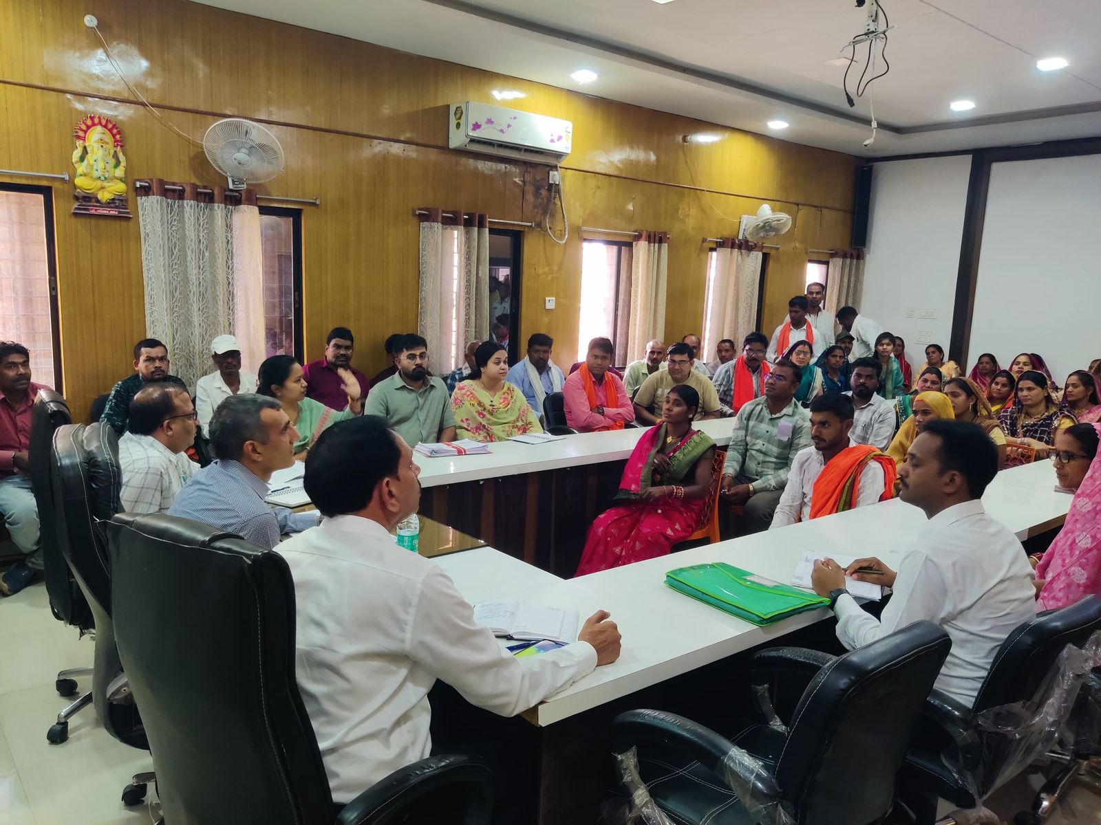 कलेक्टर ने बेरला,साजा के बाद आज नवागढ़ अनुविभागीय स्तरीय समीक्षा की, कल बेमेतरा की समीक्षा करेंगे