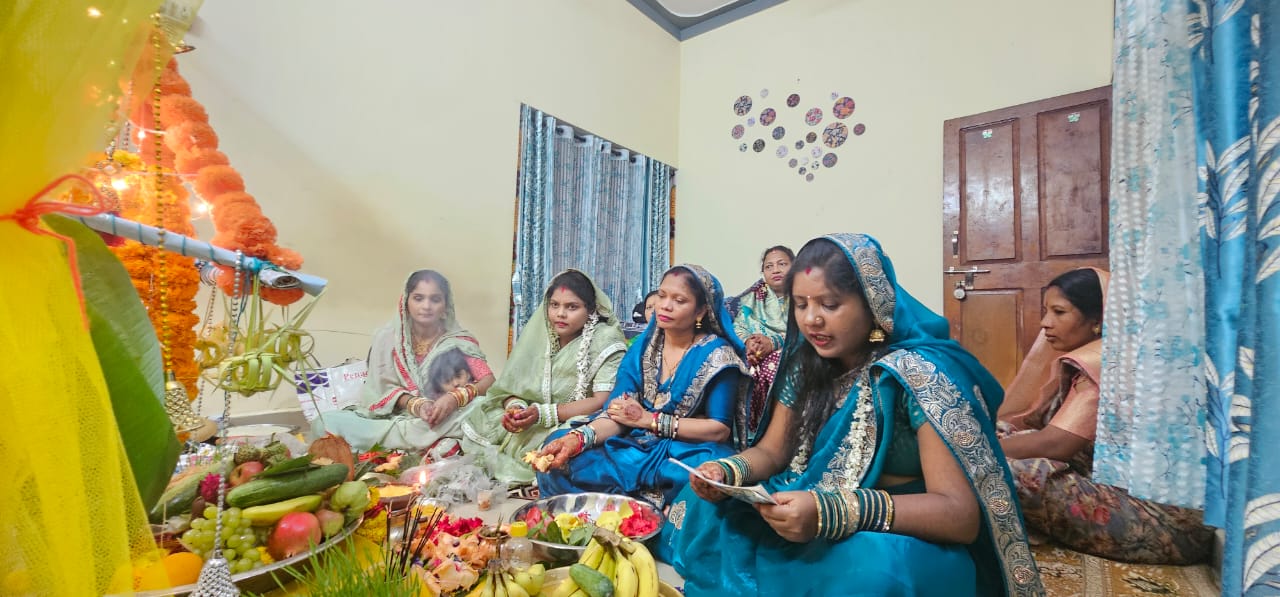 किरंदुल में महिलाओं द्वारा रखा गया हरतालिका पर्व तीज व्रत