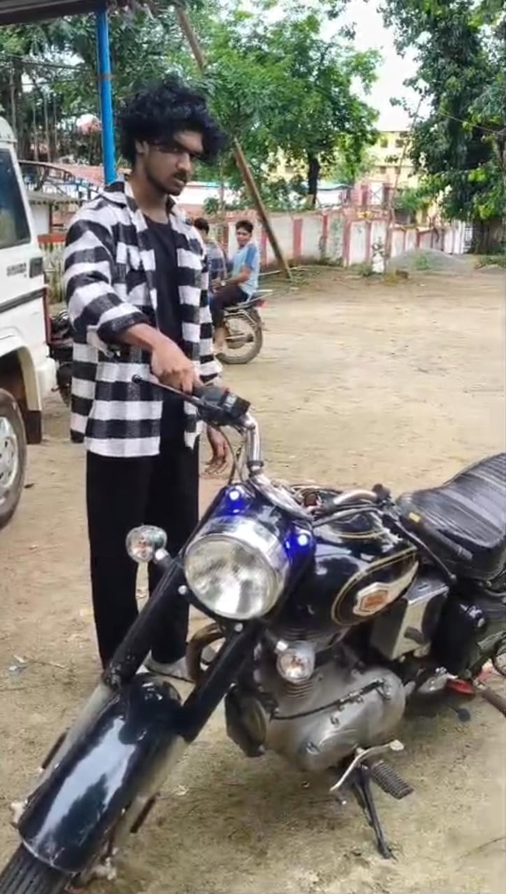 मॉडिफाइड साइलेंसर वाली बुलेट चलाने पर चालक को 11,100 रुपये का जुर्माना