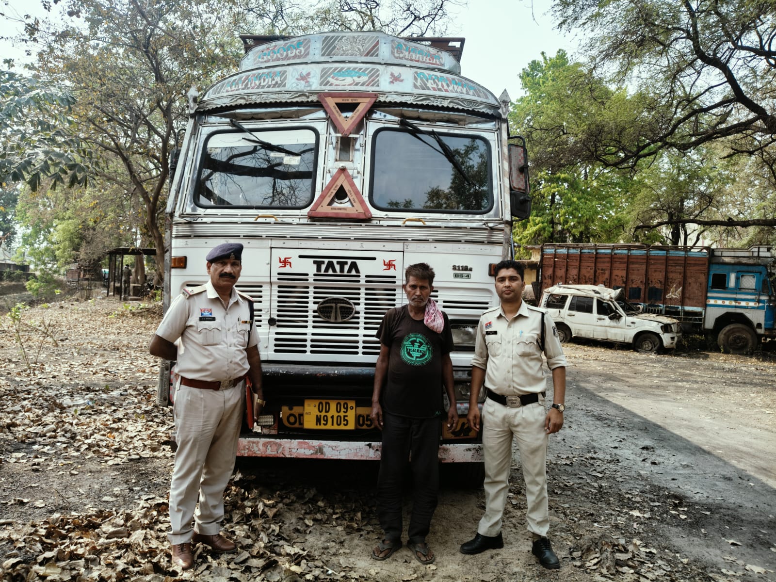 “ऑपरेशन प्रहार” के तहत अवैध कबाड़ परिवहन पर सप्ताह के भीतर बड़ी कार्रवाई, 3 वाहनों से 75 टन स्क्रैप जब्त