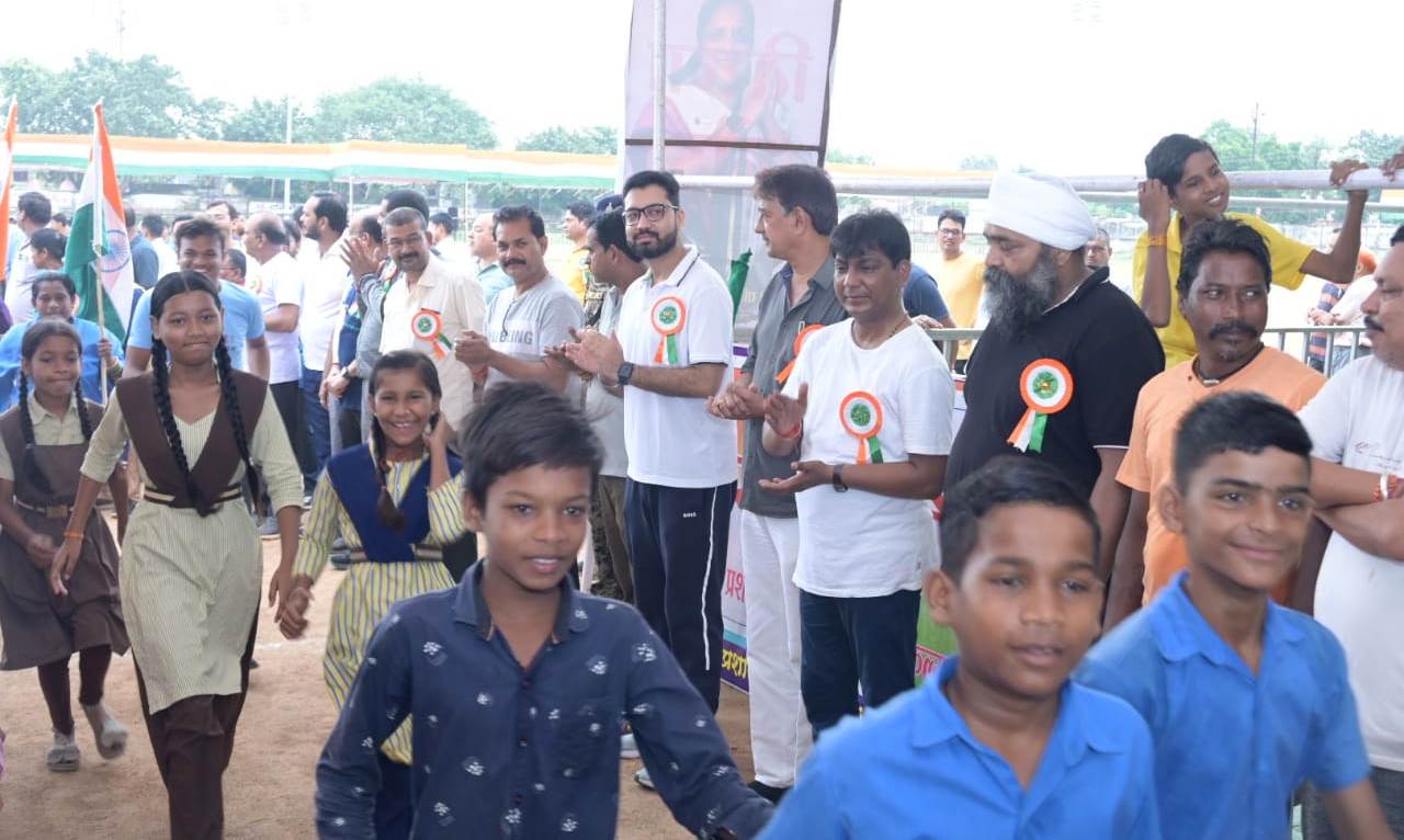विधायक सिन्हा ने तिरंगा प्रतिज्ञा की दिलाई शपथ