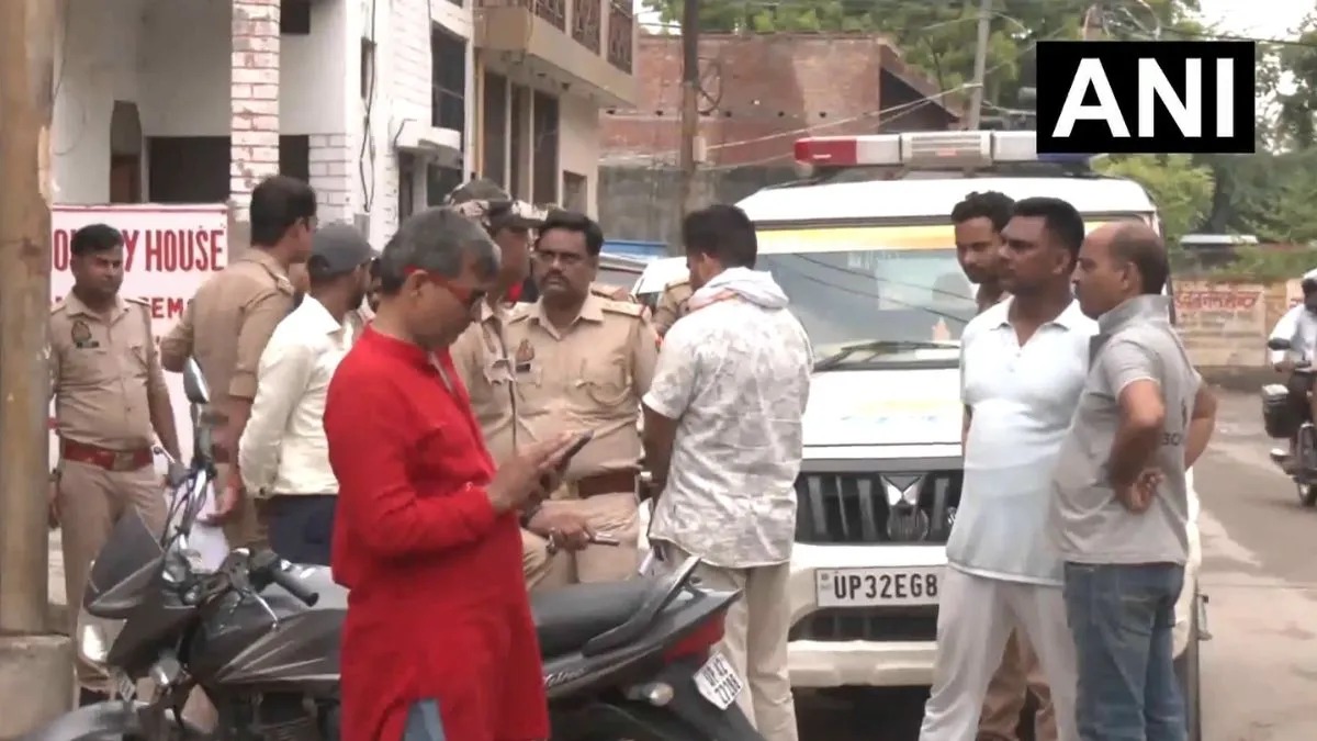 राम मंदिर चढ़ावा चोरी केस में बड़ा एक्शन! टिन्नू यादव समेत 8 आरोपियों के ठिकानों पर पुलिस की ताबड़तोड़ छापेमारी