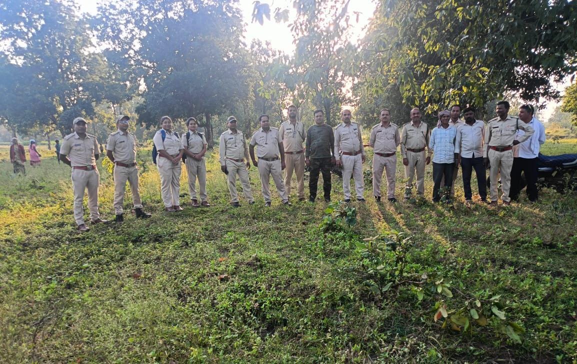 वन विभाग कवर्धा की बड़ी कार्रवाई: 20 एकड़ वन भूमि अतिक्रमणकर्ताओं से मुक्त, भूमाफियाओं में दहशत
