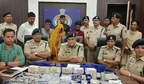 दुर्ग जिले में 50 लाख की चोरी का खुलासा,4 आरोपी गिरफ्तार 