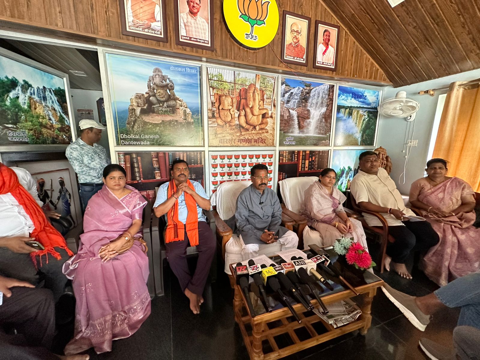 स्वस्थ जीवन के लिए परिवार के हर सदस्य को करना चाहिए योग-दंतेवाड़ा विधायक चैतराम अटामी