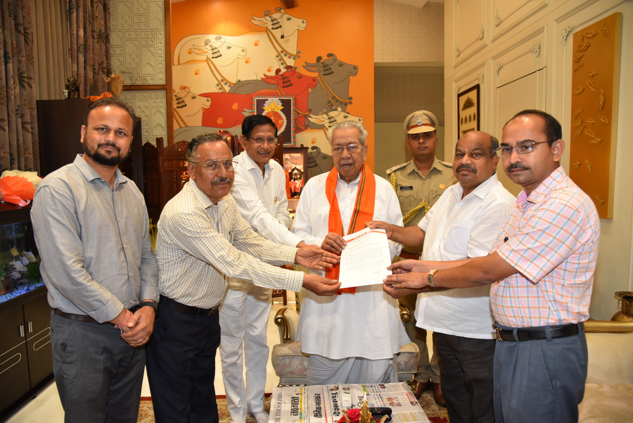  राज्यपाल हरिचंदन को रथ यात्रा के लिए दिया गया आमंत्रण