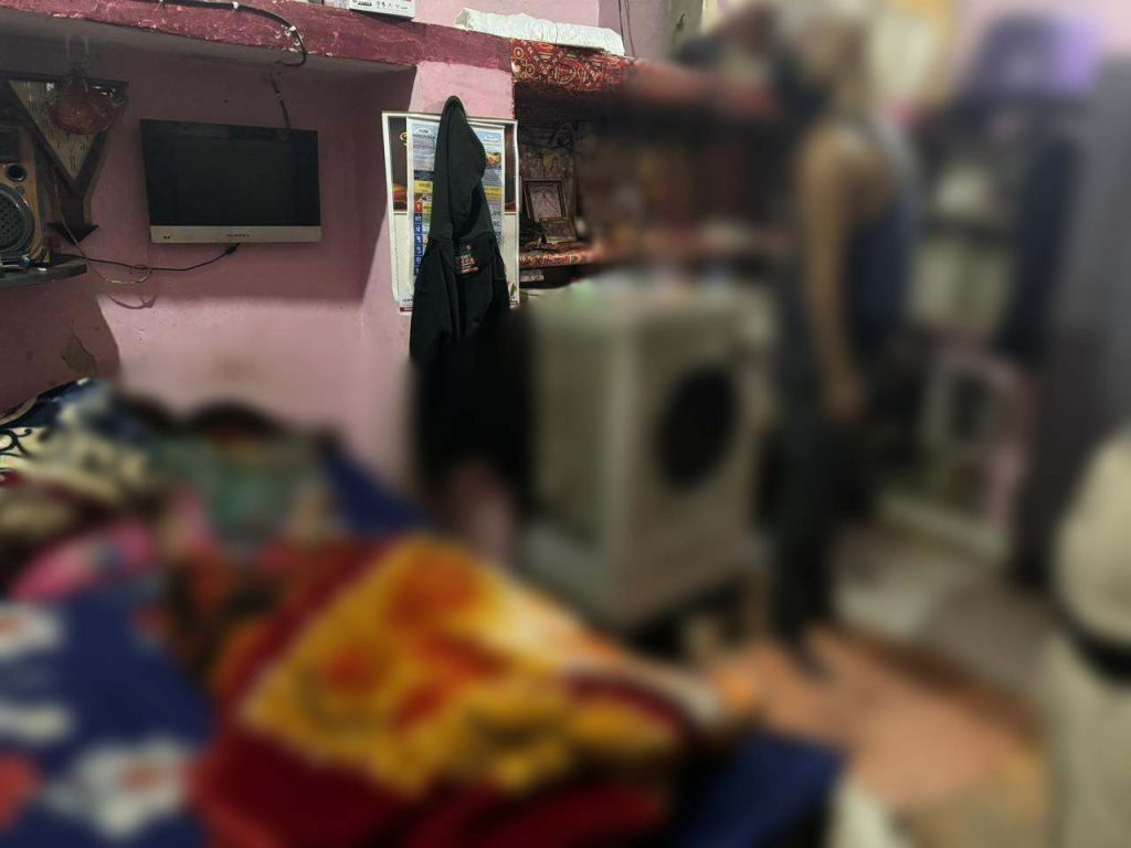 पत्नी की हत्या कर पति ने फांसी लगाकर की खुदकुशी