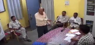 पत्नी की स्थानांतरण पर नाराज़ शिक्षक नेता ने BEO को दी धमकी