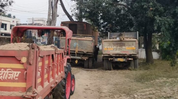 अवैध रेत परिवहन की रोकथाम के लिए जागी राजस्व पुलिस की टीम,तीन वाहनों पर हुई कार्यवाही 