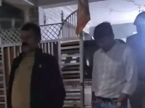 अमित बघेल की तलाश में पुलिस,कई जगहों पर मारी रेड  