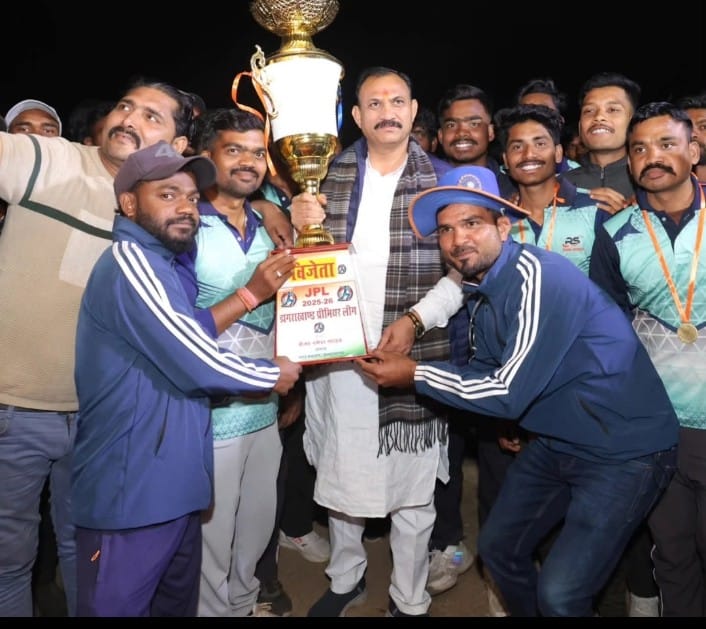 झगराखाण्ड में हुआ वार्डों का महासंग्राम, वार्ड क्रमांक 11 ने जीता क्रिकेट प्रतियोगिता का खिताब