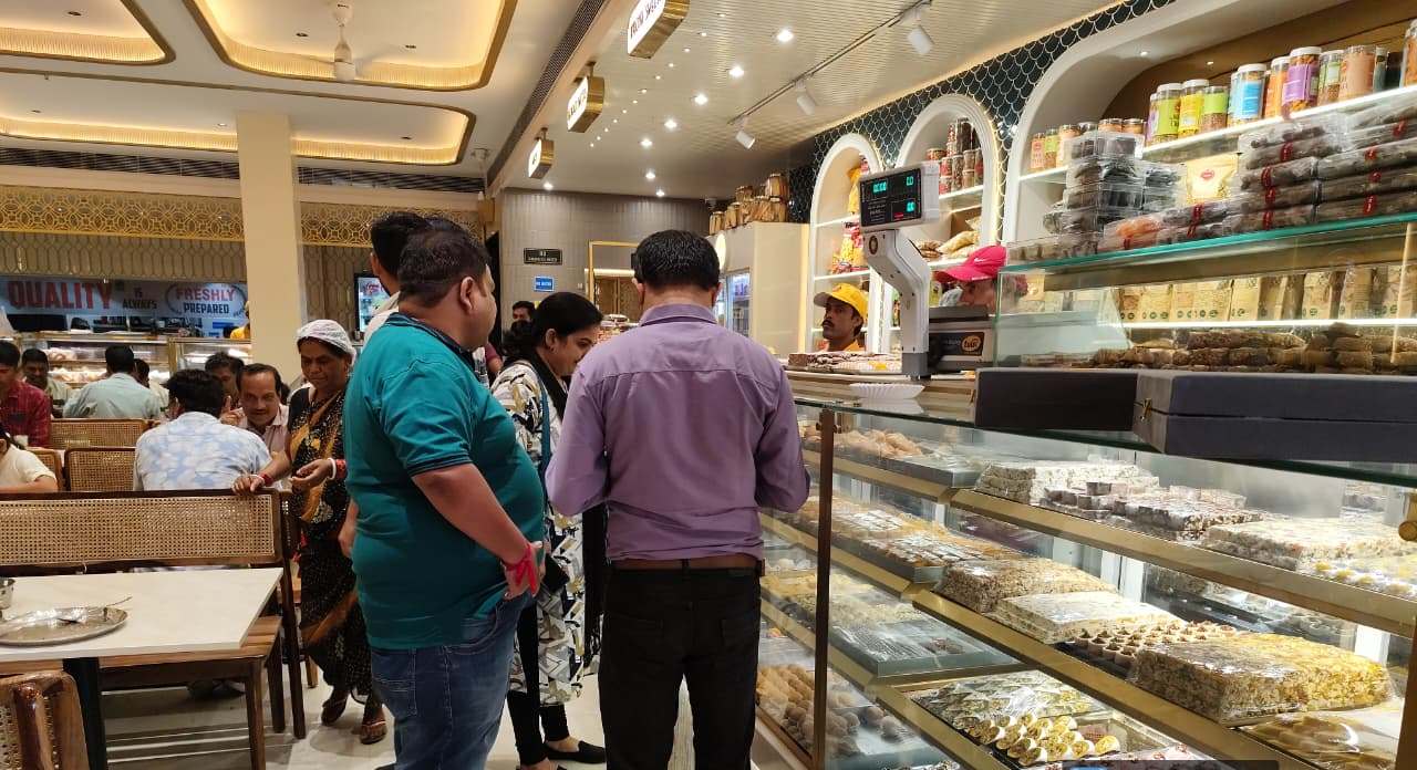 त्योहारी सीजन में खाद्य सुरक्षा विभाग ने चलाया सघन जांच अभियान
