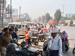 यातायात नियमों के उल्लंघन पर 245 वाहन चालकों का कटा चालान