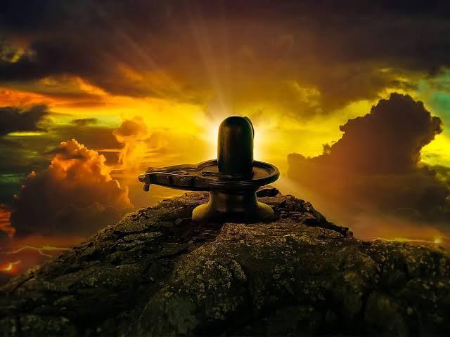 12 घंटे के लिए होते है शिवलिंग के दर्शन फिर विलीन हो जाते है जल में क्या है शिवलिंग का रहस्य