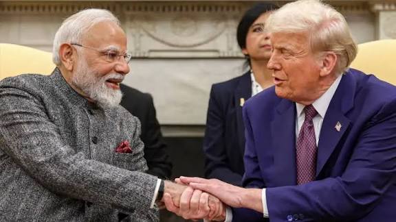 ट्रंप ने मनाया दीवाली का त्योहार, पीएम मोदी से की फोन पर बात, जाने किन-किन मुद्दों पर हुई चर्चा 
