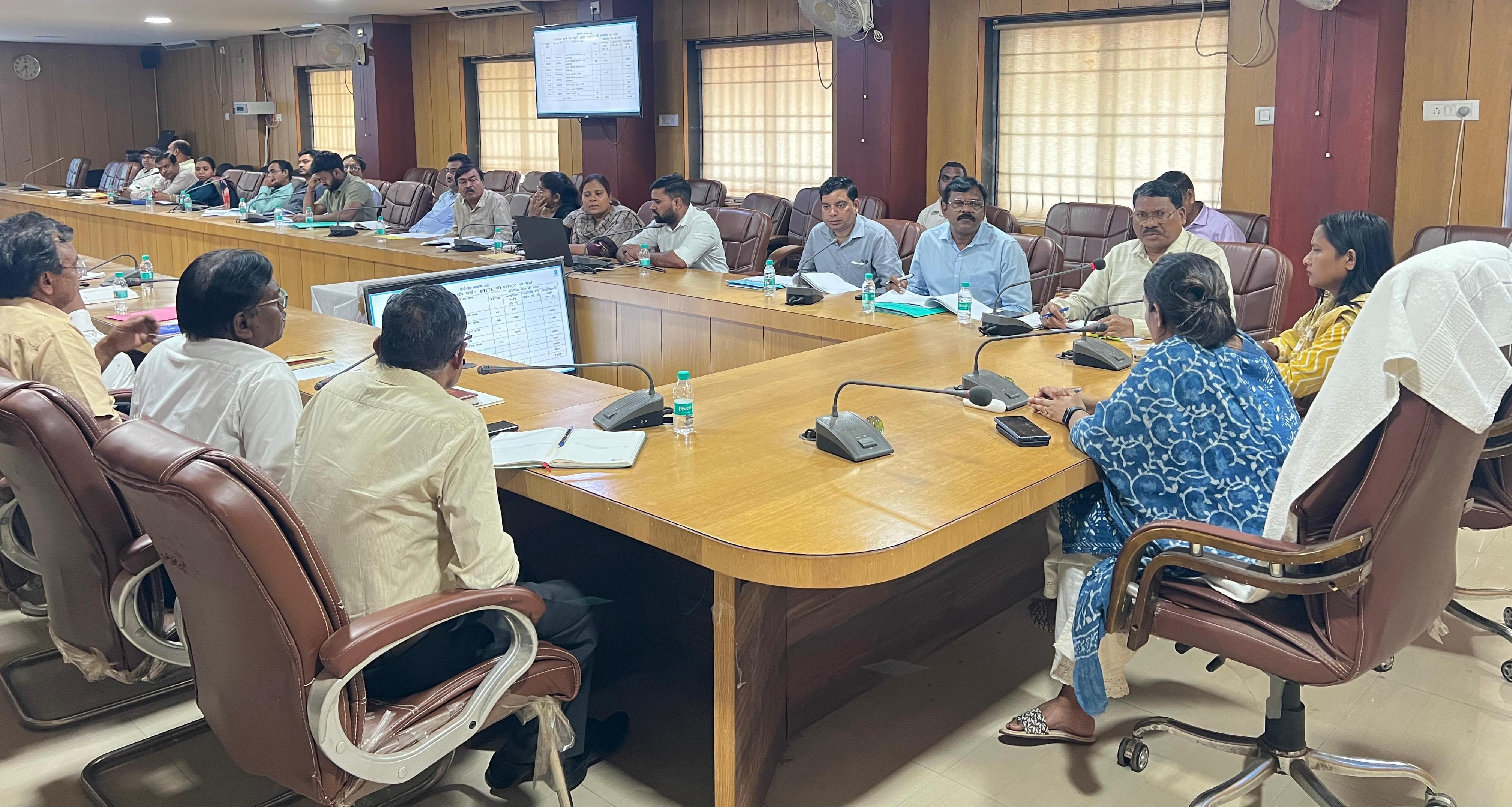 समीक्षा बैठक संपन्न :जल जीवन मिशन के कार्यों में तेजी, लंबित विद्युत संयोजन और अतिरिक्त स्वीकृतियों पर विस्तार से चर्चा