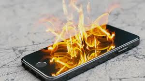 मोबाइल बना खतरा: बिलासपुर में जेब में रखा फोन फटा, छात्र जख्मी