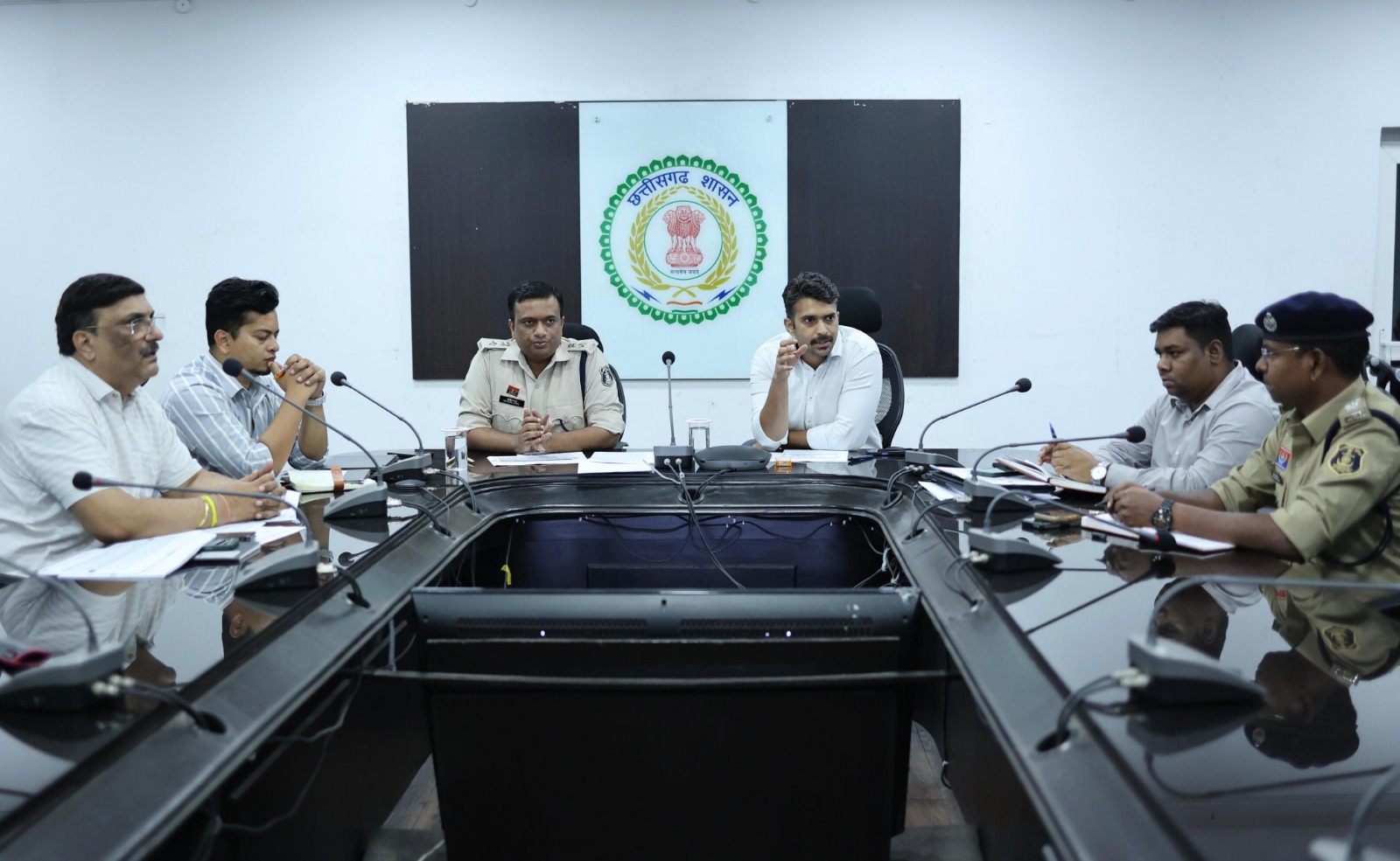 विस्फोटकों के भंडारण और परिवहन में सुरक्षा मानकों का सख्ती से हो पालन: कलेक्टर मयंक चतुर्वेदी