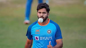 ऑक्शन में शार्दुल ठाकुर पर नहीं लगी 1 रुपए की भी बोली, जानें अब कितने रुपए देगी लखनऊ