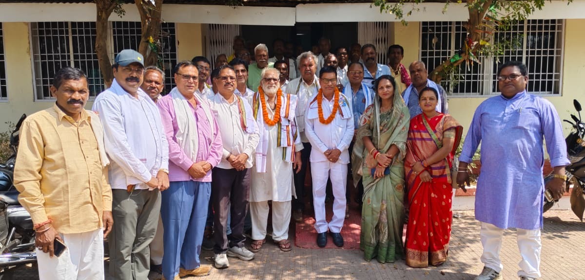 किसान कांग्रेस गरियाबंद को मिला नया नेतृत्व, बालमुकुंद मिश्रा जिलाध्यक्ष नियुक्त — छुरा में हुआ भव्य स्वागत