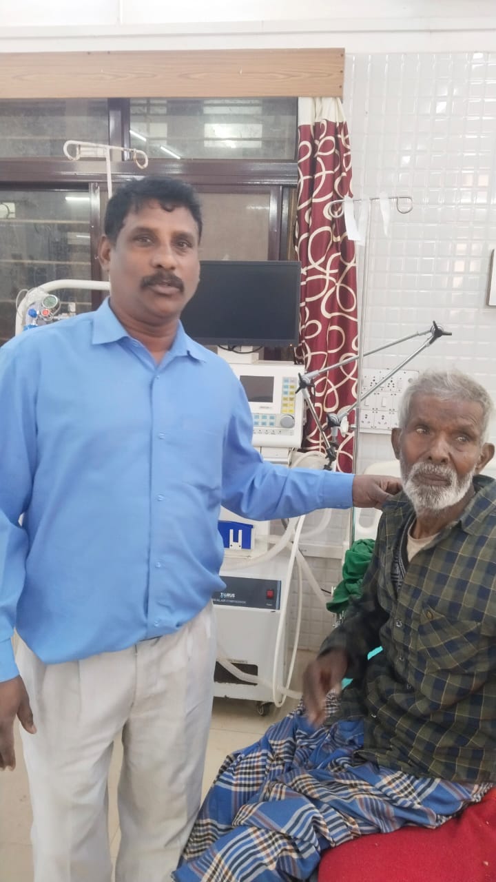 बचेली सब्जी बाजार में सांड के हमले से बुजुर्ग गंभीर रूप से घायल, जांघ की हड्डी टूटी