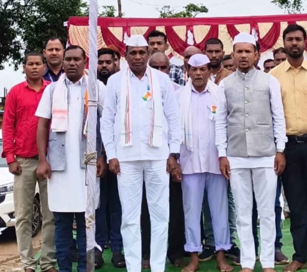 बिन्द्रानवागढ़ विधायक जनक ध्रुव ने मैनपुर में किया ध्वजारोहण 