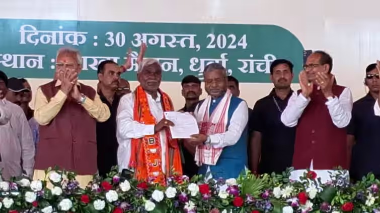 झारखंड के पूर्व सीएम चंपाई सोरेन बीजेपी में हुए शामिल