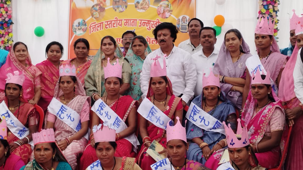 जिला स्तरीय माता उन्मुखीकरण कार्यशाला का हुआ आयोजन,एफएलएन मेला में “स्मार्ट माता” का किया गया सम्मान 