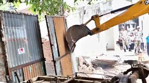 बरेली हिंसा: मौलाना तौकीर रजा के करीबी के घर बुलडोजर, अवैध निर्माण ध्वस्त