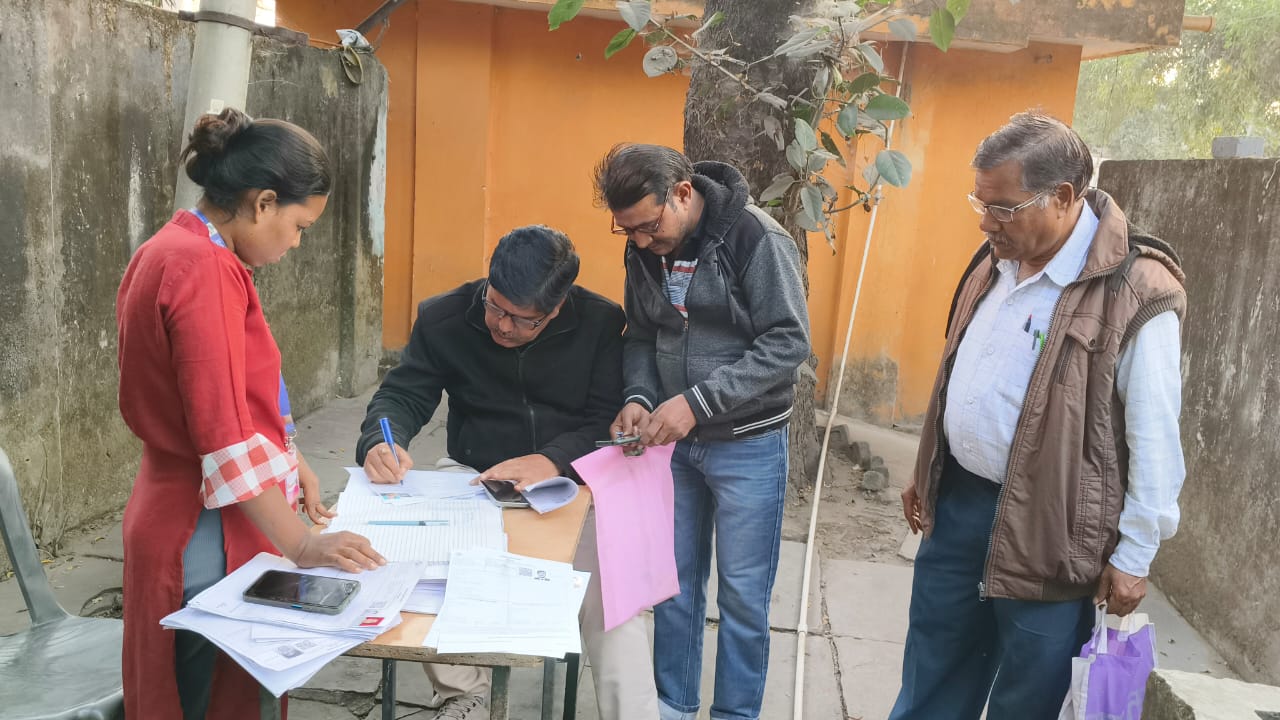 जिले में मतदाता गणना पत्रक वितरण कार्य 93.52 प्रतिशत पूर्ण, अधिकारियों ने किया आकस्मिक निरीक्षण