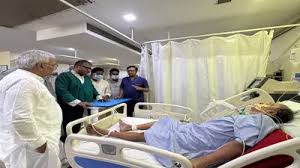 तहसील कार्यालय में किसान के कीटनाशक पीने का मामला,तहसीलदार पर FIR की मांग