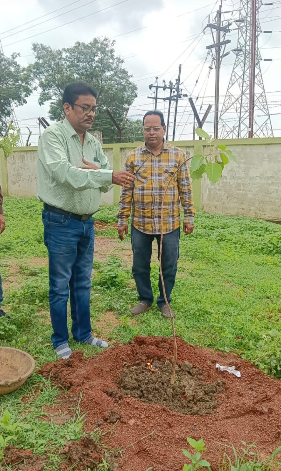 बिजली अधिकारी ने मनाया अपना अनोखा जन्मदिन,यह तरीका दूसरों के लिए भी अनुकरणीय 