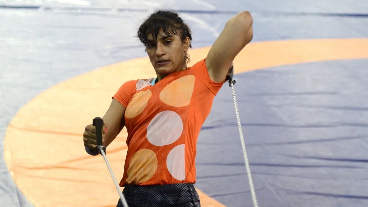 विनेश फोगाट को बड़ी राहत, अयोग्य घोषित करने पर दिल्ली हाई कोर्ट ने WFI को लगाई फटकार