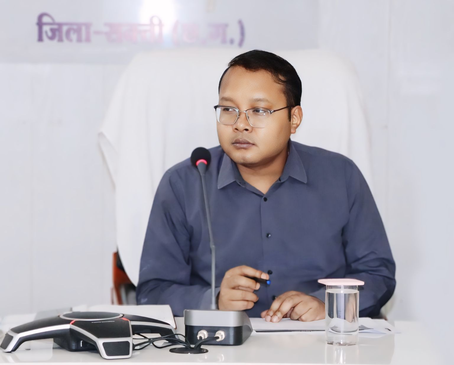 कलेक्टर ने प्रभारी प्रक्षेत्र प्रबंधक को किया निलंबित