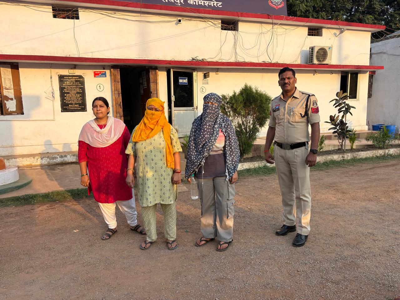 पारिवारिक विवाद में हत्या का खुलासा – पत्नी एवं बेटी सहित 03 गिरफ्तार