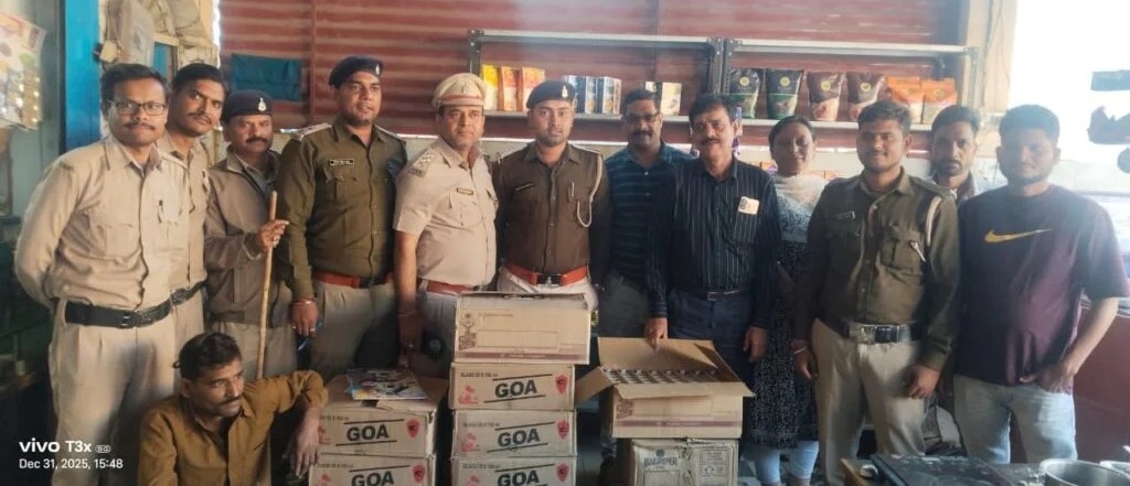 डेली नीड्स दुकान की आड़ में अवैध शराब का जखीरा, लाखों की मदिरा जब्त